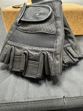 Highway 21 489-0018 Half Jab Perforated Leather Gloves Black Size Small New
